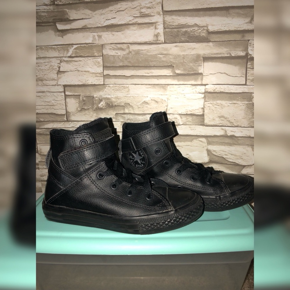 Boys shoes